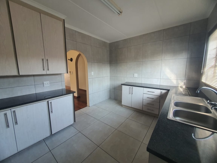 3 Bedroom Property for Sale in Sunnyridge Eastern Cape